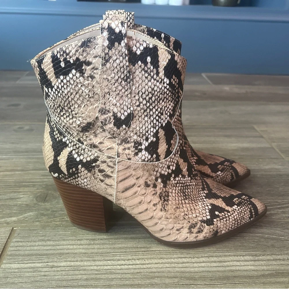 Gibson‎ Latimer Snake Skin Booties, Women’s 9.5